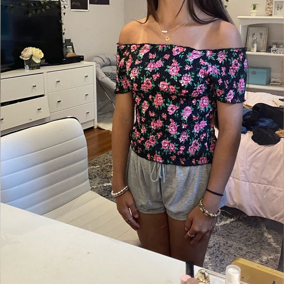 Off the shoulder floral ruffle top - Picture 2 of 2